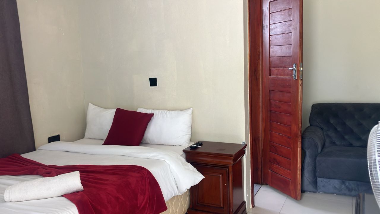 Deluxe Room at CAPIE Lodges LTD